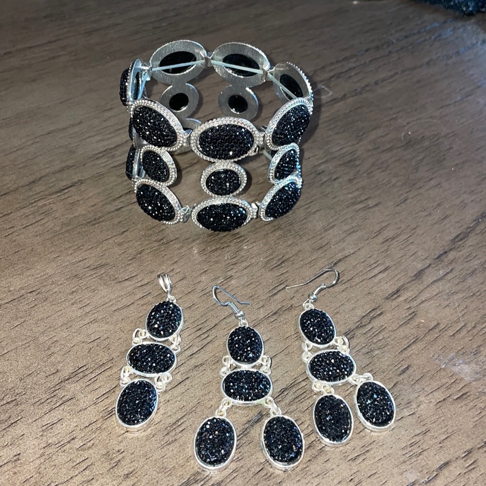 Black crystal set